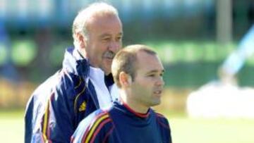 Iniesta hizo el entrenamiento completo