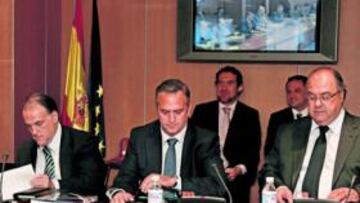 <b>POLÉMICA. </b>Los presidentes hablaron de la resolución de la CNC.