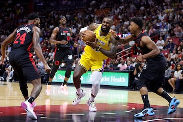 Guerra abierta entre LeBron y los árbitros
