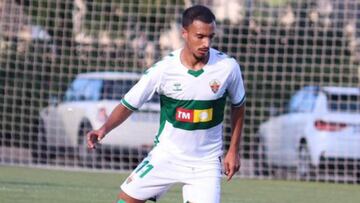 Hugo Esteban, pichichi de Tercera, llama a las puertas de Almirón