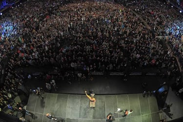 McGregor vacates featherweight belt, Aldo takes over