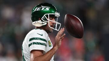 EAST RUTHERFORD, NEW JERSEY - SEPTEMBER 11: Quarterback Aaron Rodgers #8 of the New York Jets warms up before the NFL game against the Buffalo Bills at MetLife Stadium on September 11, 2023 in East Rutherford, New Jersey. Elsa/Getty Images/AFP (Photo by ELSA / GETTY IMAGES NORTH AMERICA / Getty Images via AFP)