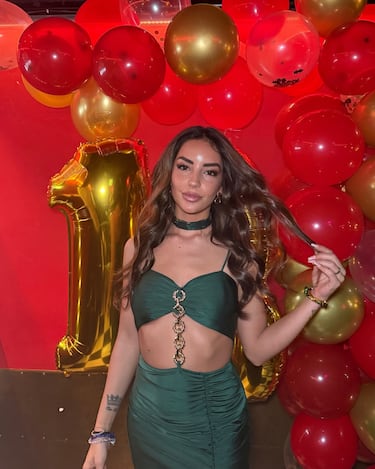 La historia de Montoya no se puede contar sin la de Anita. Se puso a prueba y cayó en las redes de todo un maestro televisivo como Manuel. Fue algo falsa con sus compañeras y se alió con Bayan para meter mierda. Se lo valoraría negativamente de no ser porque gracias a ellas hemos visto verdadero cine. Para colmo, plantada en la hoguera final. Creerse a Manuel a estas alturas tiene mucho mérito.