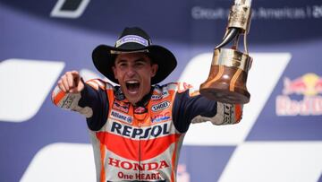 Marc M&aacute;rquez celebra en el podio su victoria en el GP de las Am&eacute;ricas.