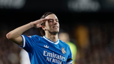 Valencia (Switzerland), 08/02/2026.- Real Madrid's Alvaro Carreras celebrates after scoring against Valencia during the Spanish LaLiga soccer match between Valencia CF and Real Madrid at the Mestalla Stadium, in Valencia, Spain, 08 February 2026. (España) EFE/EPA/KAI FORSTERLING