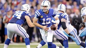 INDIANAPOLIS, IN - NOVEMBER 20: Andrew Luck #12 of the Indianapolis Colts runs with the ball during the second half of the game against the Tennessee Titans at Lucas Oil Stadium on November 20, 2016 in Indianapolis, Indiana.   Andy Lyons/Getty Images/AFP
 == FOR NEWSPAPERS, INTERNET, TELCOS &amp; TELEVISION USE ONLY ==