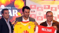 Vuelve el amarillo a la nueva camiseta de Santa Fe