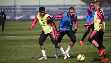 Neymar vuelve a entrenar con sus compañeros del PSG