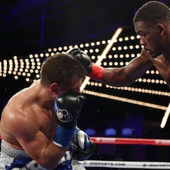 Jacobs se corona en Nueva York y reta públicamente a Canelo