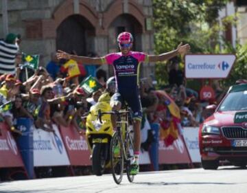 Ruben Plaza Molina celebra ganar la 20ª etapa de La Vuelta a España.