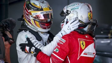 Lewis Hamilton felicita a Sebastian Vettel por su victoria en Australia.