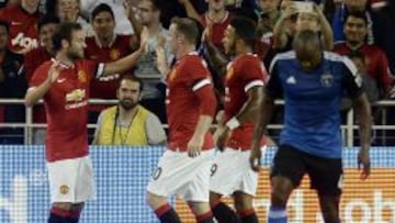 Mata, Depay y Pereira dan al United un triunfo cómodo