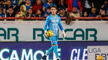 El insólito autogol del portero de Necaxa frente a Toluca