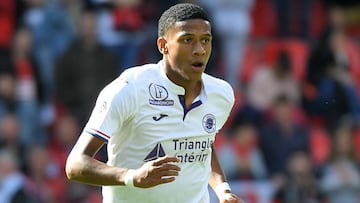 Barcelona bring forward Todibo arrival