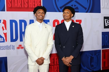 Los gemelos Amen y Ausar Thompson vienen de jugar siempre juntos, hasta este año donde al tener las expectativas tan altas en su rendimiento, es muy difícil que les elija la misma franquicia.