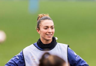 Muro rojiblanco frente al bombardeo