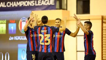 Jugadores del Barça celebran uno de sus goles ante el Hovocubo en Champions.