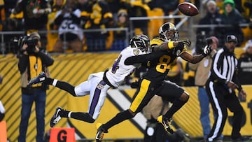 PITTSBURGH, PA - DECEMBER 25: Antonio Brown #84 of the Pittsburgh Steelers cannot make a catch while being defended by Shareece Wright #24 of the Baltimore Ravens in the second half during the game at Heinz Field on December 25, 2016 in Pittsburgh, Pennsylvania.   Joe Sargent/Getty Images/AFP
 == FOR NEWSPAPERS, INTERNET, TELCOS &amp; TELEVISION USE ONLY ==