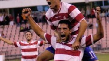 <b>EN SUS MANOS. </b>El Granada ha recuperado la primera plaza y ya sueña con el ascenso.