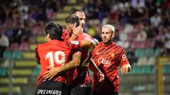 Jugadores del Mallorca celebran el gol del empate en el partido amistoso de pretemporada contra el Nápoles.