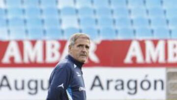 Paco Herrera dutante un entrenamiento del Zaragoza.