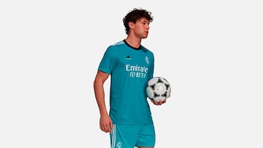 Las camisetas del Real Madrid y otros productos para apoyar al equipo en Liga y Champions