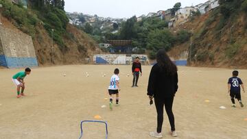 Vecinos y vecinas de Valparaíso solicitan más Escuelas Populares de Fútbol para los cerros