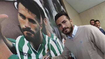 Xavi Torres rescinde con el Betis y firma por el Sporting de Gijón