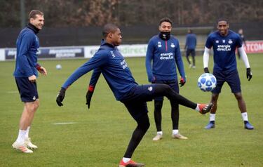 Van Bommel: "Barça are already through, maybe they'll relax"