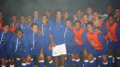 10 fotos inéditas de Ronaldinho: el genio que cautivó al mundo