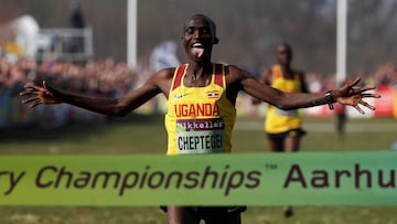 Cheptegei da el oro mundial a Uganda y Oumaiz termina 20º