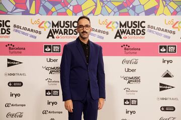 El presentador Adriá Soler posa en el photocall de Los40 Music Awards.