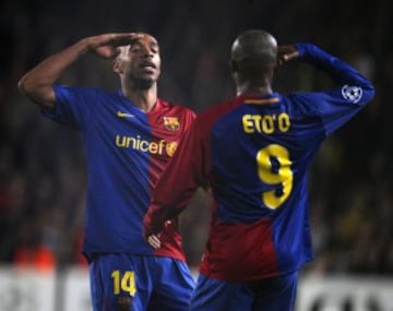 Thierry Henry y Eto´o celebran un gol en abril de 2009.