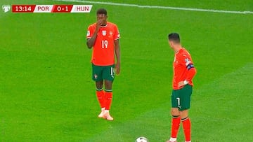 Pese al histórico récord de CR7 con su selección, las risas no faltaron con esta ejecución de tiro libre.