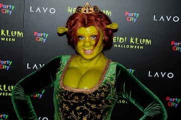 Con la temática de 'Shrek', Heidi Klum quiso imitar a la princesa Fiona, pero como no podía ser de otra manera, haciéndolo al completo y sin poder reconocer a la modelo.