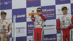 Mick Schumacher en lo alto del podio de Misano.
