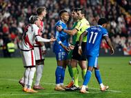 09/11/25 PARTIDO PRIMERA DIVISION
RAYO VALLECANO - REAL MADRID
POSIBLE PENALTI KYLIAN MBAPPE PEP CHAVARRIA
PROTESTAS MARTINEZ MUNUERA ARBITRO KYLIAN MBAPPE