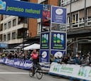 Nairo rompe su sequía con un triunfo en solitario en Asturias