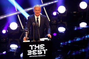 Didier Deschamps, técnico de la selección francesa, ganó el premio al mejor entrenador.