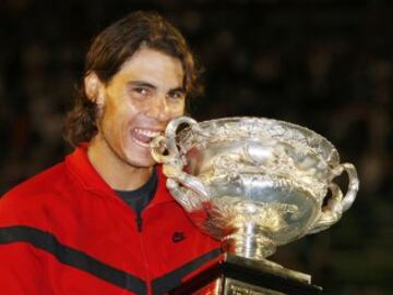 El 1 de febero de 2009 se enfrentan por primera vez en la final de un Grand Slam fuera de Europa. Nadal venció a Federer por 7-5, 3-6, 7-6 (3), 3-6 y 6-2.