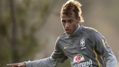 Neymar: "Tengo contrato y pretendo quedarme"