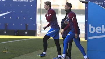 Frenkie de Jong y Luuk de Jong, en un entrenamiento.