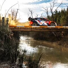 Ogier pincha y deja el duelo en manos de Tanak y Evans