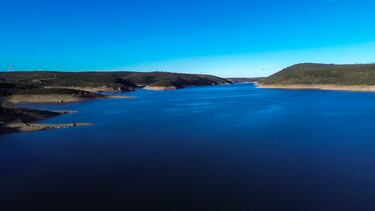 Construido en 1935 y con una capacidad de 1.200 hectómetros cúbicos de agua.