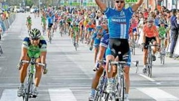 <b>POTENTE. </b>Petacchi, lanzado por Erik Zabel, ganó con solvencia.