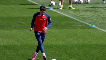 Josema Giménez, de regreso al grupo en los entrenamientos del Atlético. Giménez, para el final.