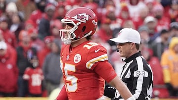 Patrick Mahomes tuvo que salir por una fuerte torcedura de tobillo ya que Arden Key cayó sobre su pierna en el Jacksonville Jaguars vs Kansas City Chiefs.