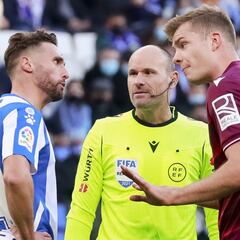 Indignación absoluta en la Real con la anulación del gol de Isak