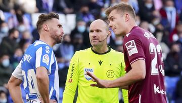 Indignación absoluta en la Real con la anulación del gol de Isak