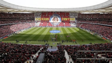 Con un aforo de 68.456 espectadores se convierte en el tercer estadio más grande de España. Fue inaugurado y remodelado en 2017, y es el único estadio del mundo con una iluminación 100% LED, gracias a la compañía Philips. En las inmediaciones del Wanda Metropolitano hay un “Paseo de las leyendas” donde hay colocadas placas conmemorativas de jugadores del Atlético de Madrid. La bandera del club que hay fuera del estadio es la más grande de España, con un total de 338 metros cuadrados. Este estadio era conocido antes como La Peineta, e incluso el Atlético de Madrid ya llegó a jugar ahí en 1996, ante el Barcelona en la vuelta de la Supercopa de España contra el Barcelona, donde los culés ganaron por 3-1 aunque no fueron capaces de remontar la eliminatoria. Por último, citar que contaba con una pista de atletismo, ya que estaba pensado por la Comunidad de Madrid como un proyecto de recinto olímpico para diferentes deportes.
